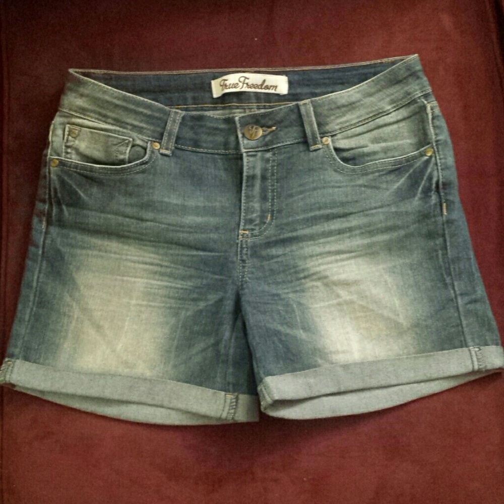 Woman's Jean Shorts